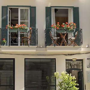 2* Hotel Pera Neuf